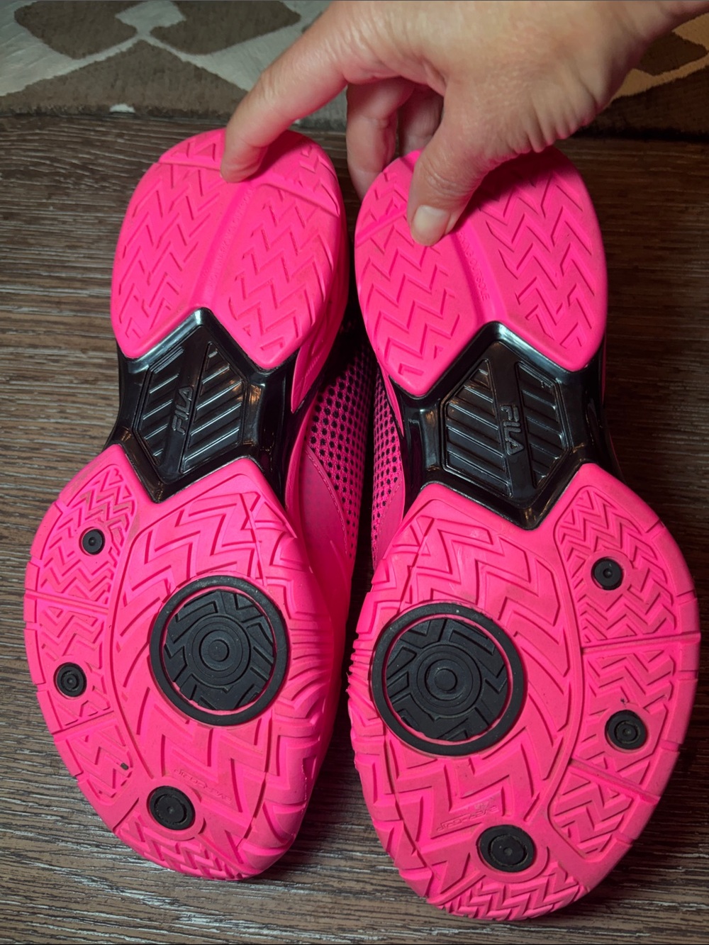 FILA Women's “Volley Zone” pickleball court shoes. Size 7.5 - Picture 3 of 5